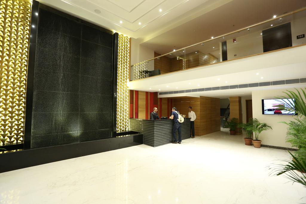Zirakpur Sunbeam Premium酒店 外观 照片